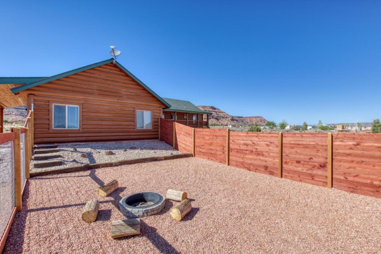 --30 Mins To Zion--Two Cabins W/ Game Room--Bryce/Lake Powell/Grand Canyon Kanab Ngoại thất bức ảnh