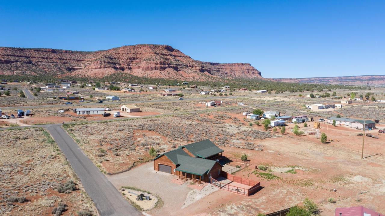 --30 Mins To Zion--Two Cabins W/ Game Room--Bryce/Lake Powell/Grand Canyon Kanab Ngoại thất bức ảnh